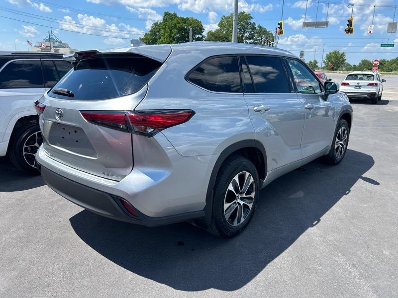 Toyota Highlander XLE AWD V6 2021