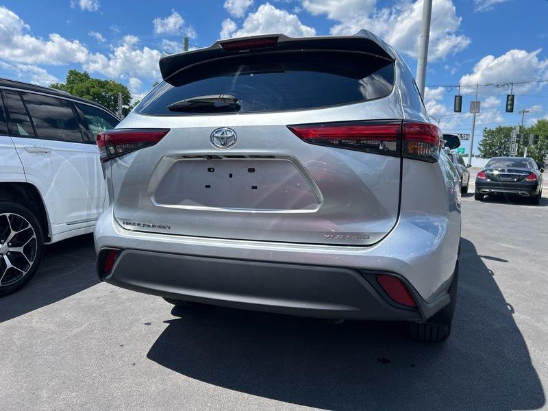 Toyota Highlander XLE AWD V6 2021
