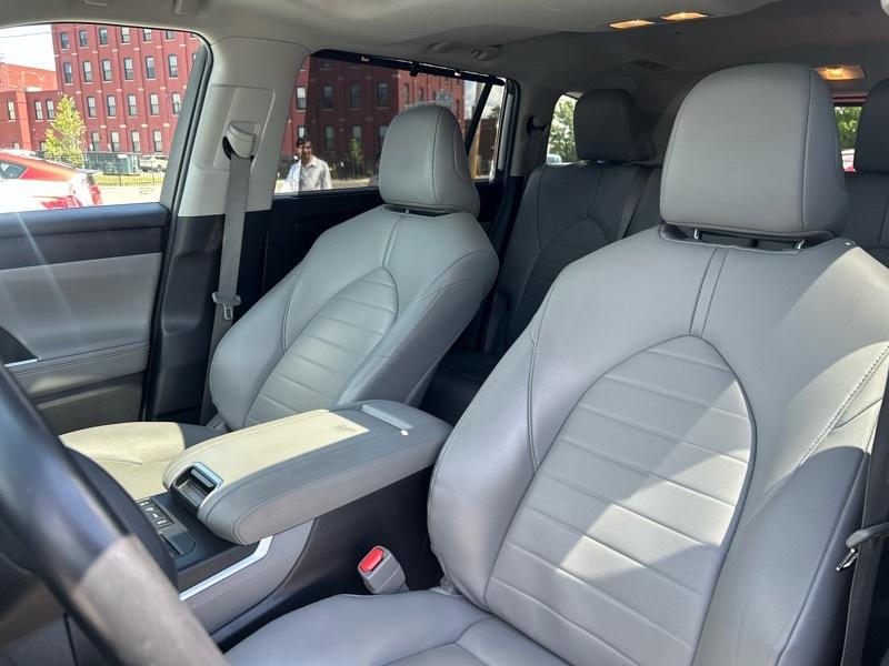 Toyota Highlander XLE AWD V6 2021