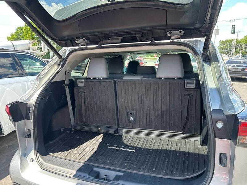 Toyota Highlander XLE AWD V6 2021