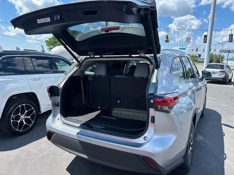 Toyota Highlander XLE AWD V6 2021