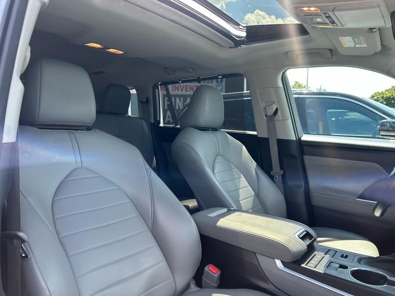 Toyota Highlander XLE AWD V6 2021