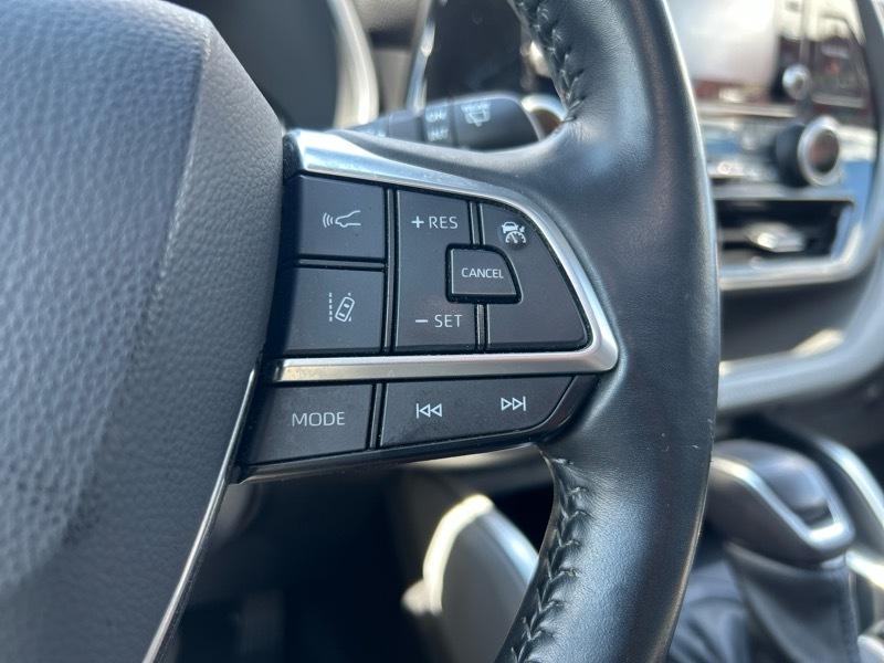 Toyota Highlander XLE AWD V6 2021