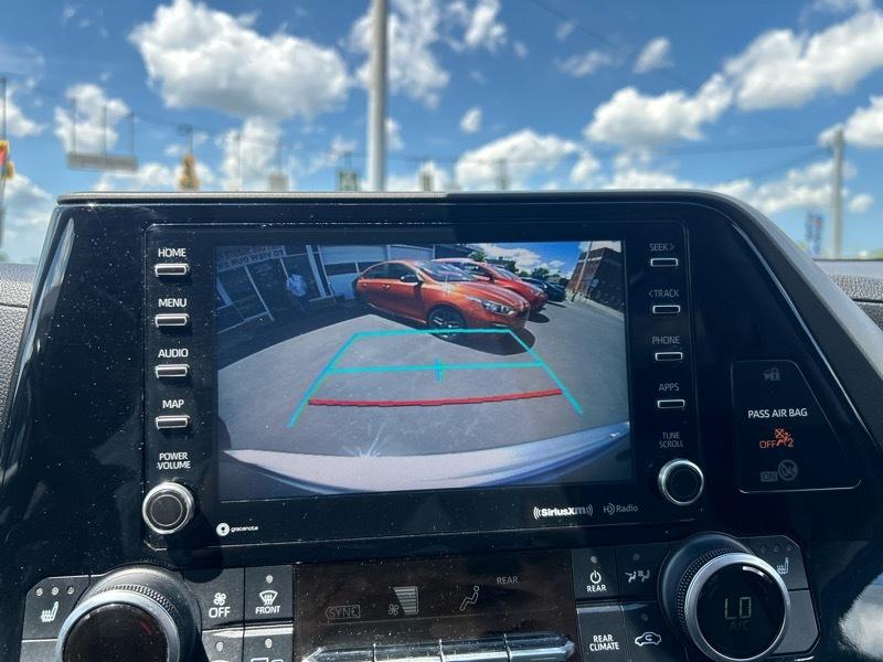 Toyota Highlander XLE AWD V6 2021
