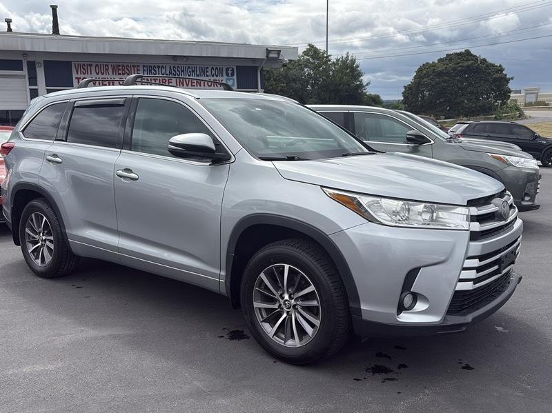 Toyota Highlander XLE AWD V6 2017