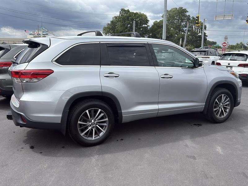 Toyota Highlander XLE AWD V6 2017