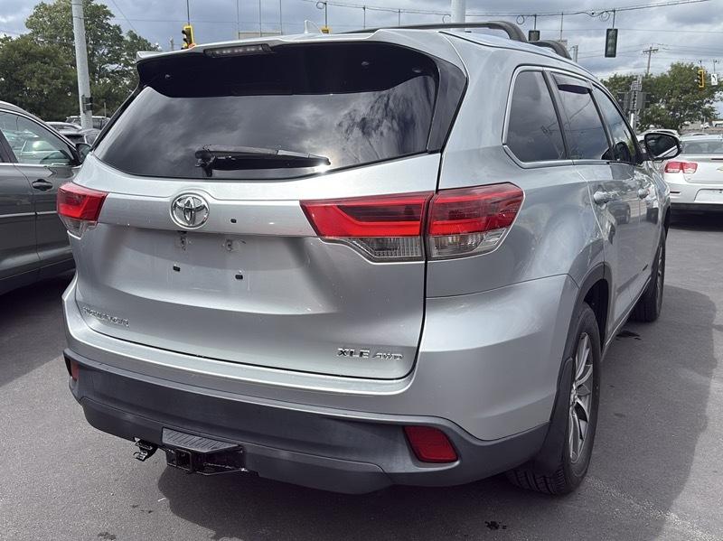 Toyota Highlander XLE AWD V6 2017