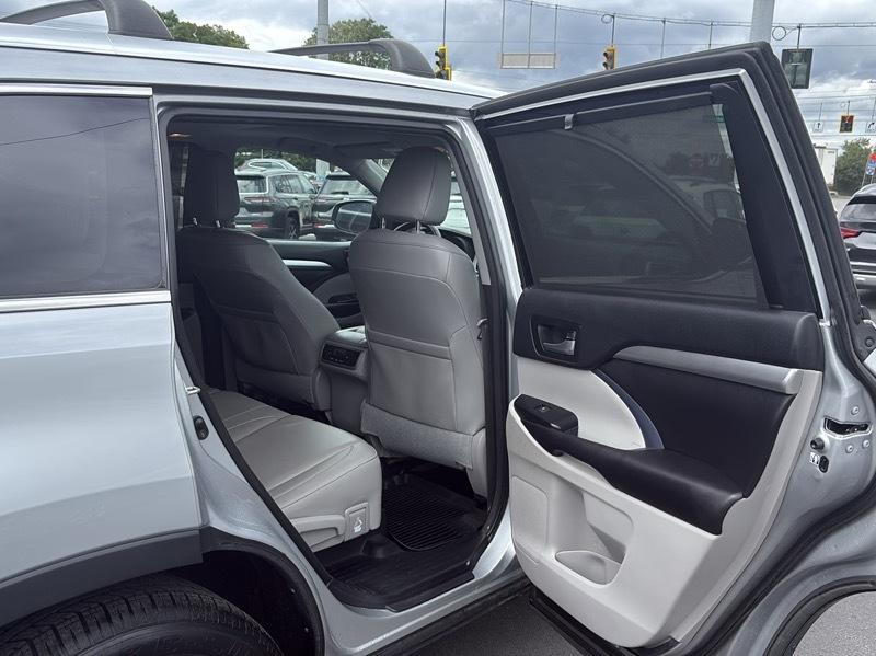 Toyota Highlander XLE AWD V6 2017