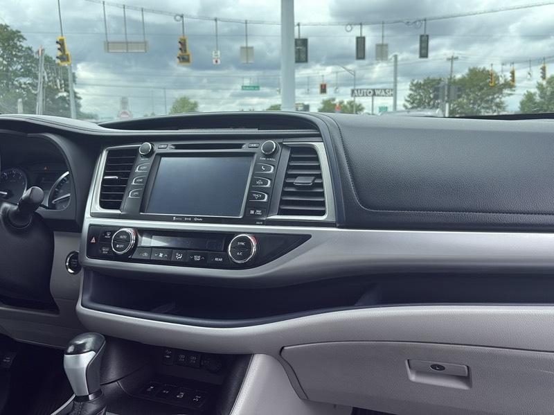 Toyota Highlander XLE AWD V6 2017