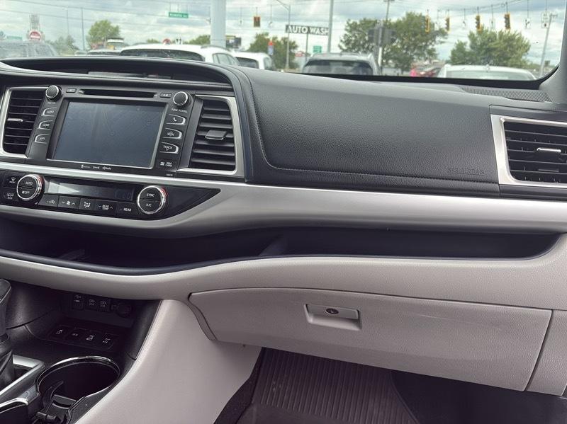 Toyota Highlander XLE AWD V6 2017