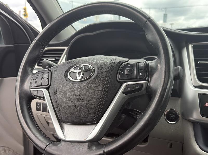 Toyota Highlander XLE AWD V6 2017