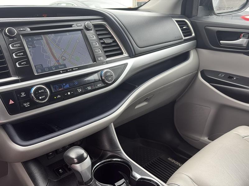 Toyota Highlander XLE AWD V6 2017