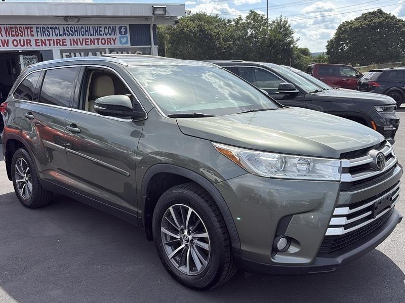 Toyota Highlander XLE AWD V6 2019
