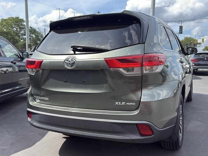 Toyota Highlander XLE AWD V6 2019