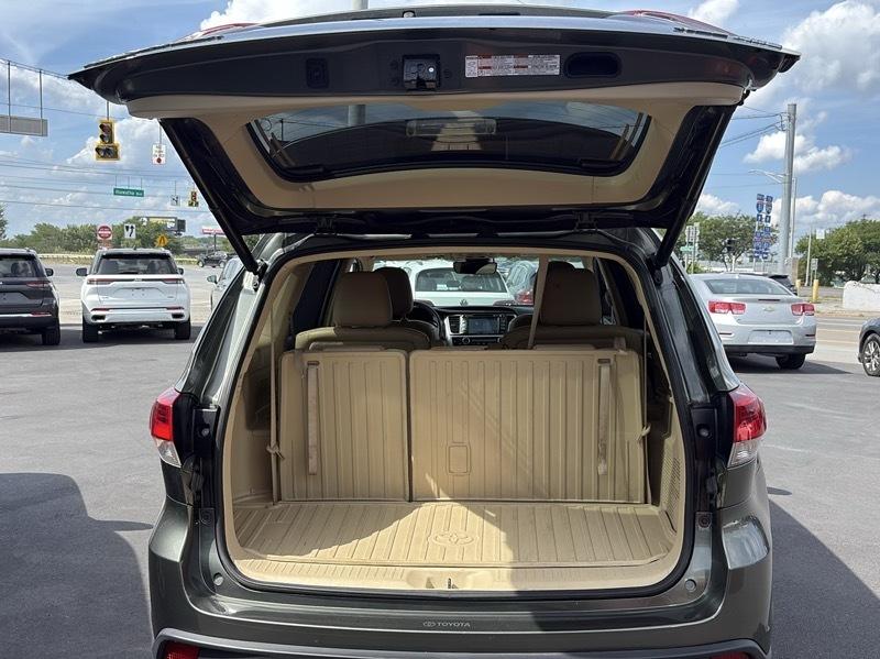 Toyota Highlander XLE AWD V6 2019