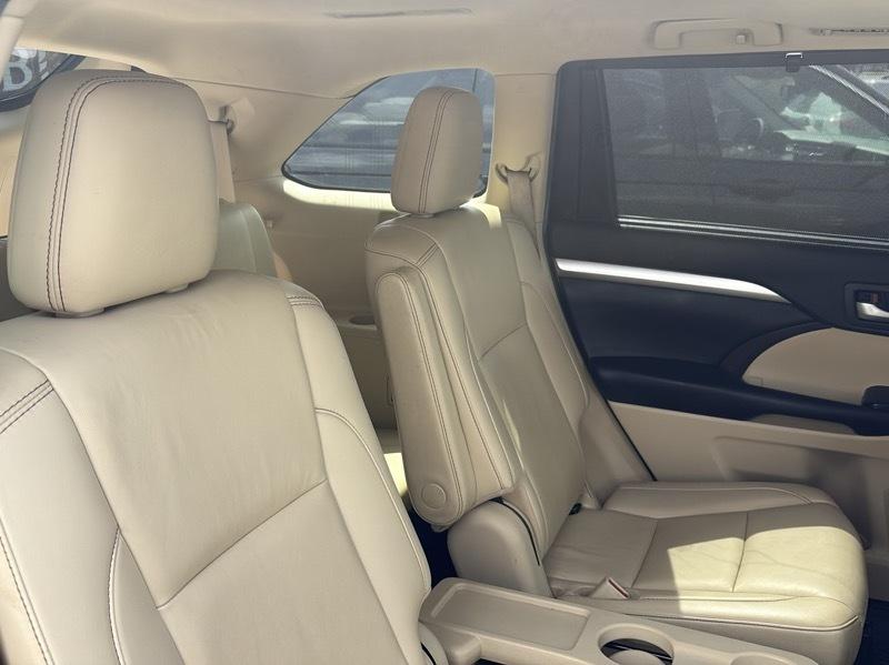 Toyota Highlander XLE AWD V6 2019