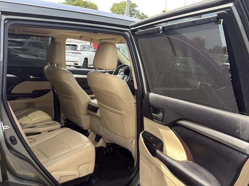 Toyota Highlander XLE AWD V6 2019
