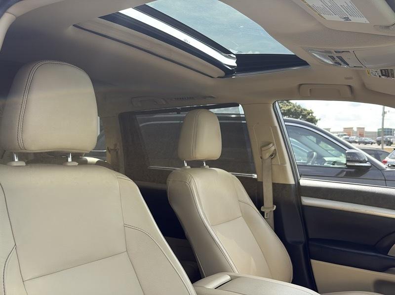 Toyota Highlander XLE AWD V6 2019