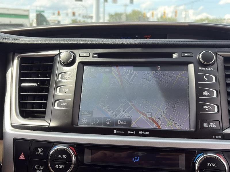 Toyota Highlander XLE AWD V6 2019