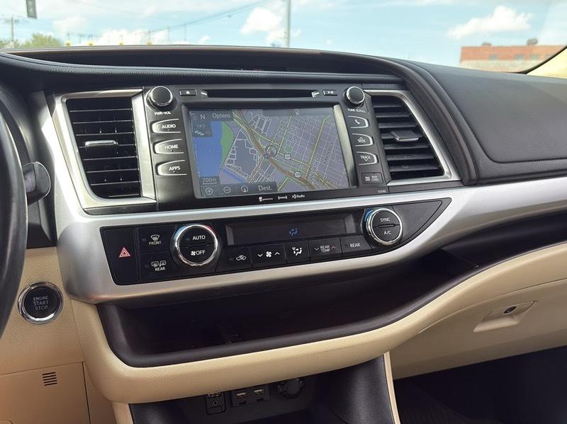 Toyota Highlander XLE AWD V6 2019