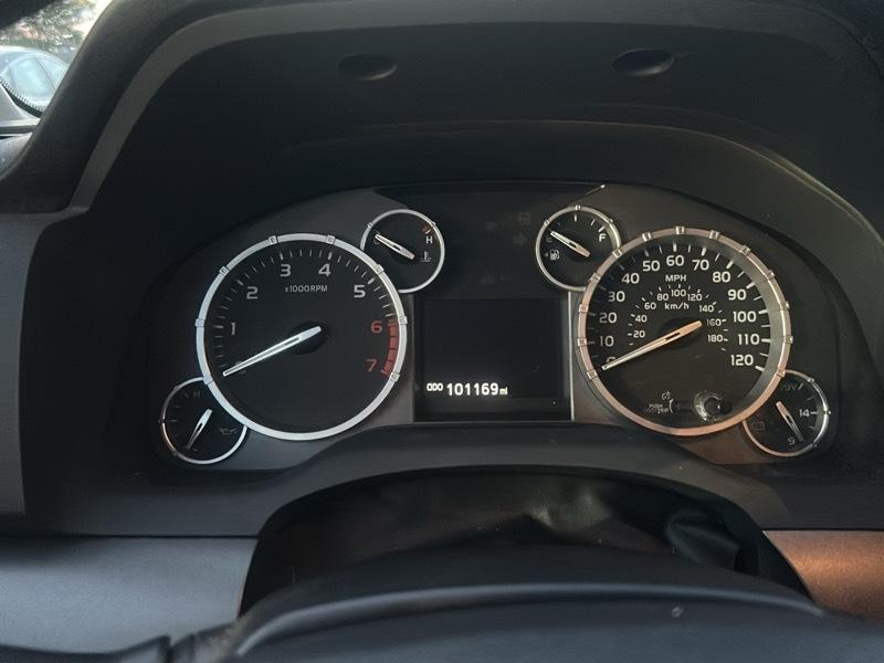 Toyota Tundra SR5 5.7L V8 CrewMax 4WD 2017