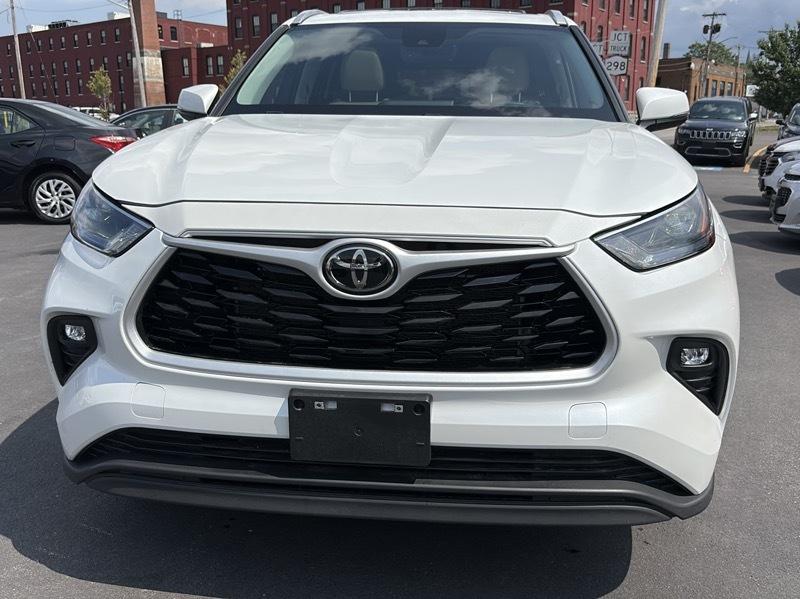 Toyota Highlander XLE 4WD 2023