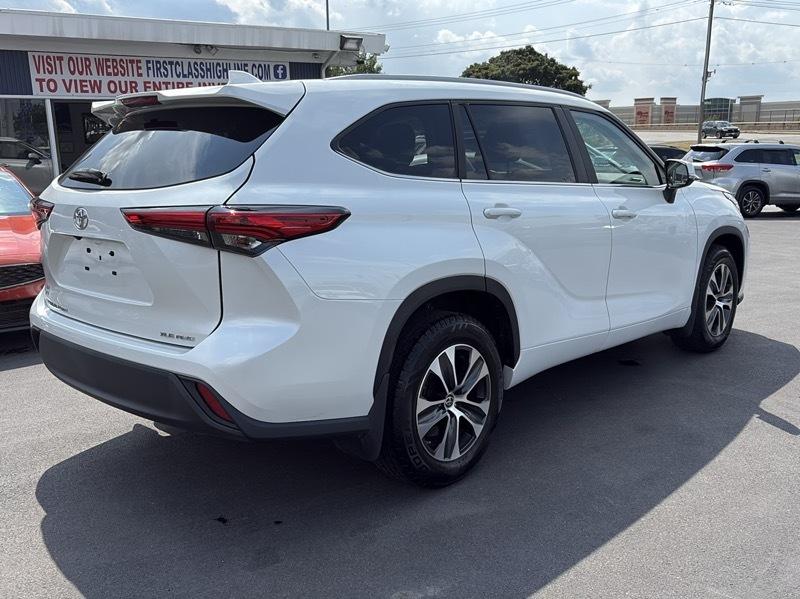 Toyota Highlander XLE 4WD 2023