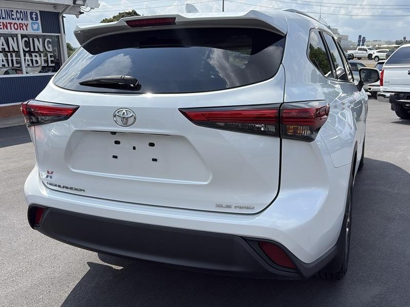 Toyota Highlander XLE 4WD 2023