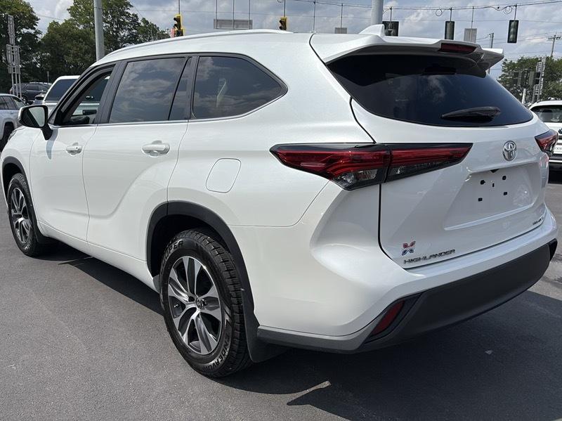 Toyota Highlander XLE 4WD 2023