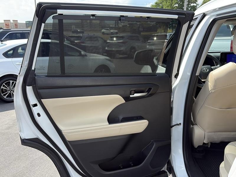 Toyota Highlander XLE 4WD 2023