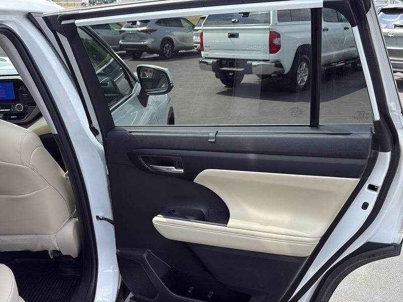 Toyota Highlander XLE 4WD 2023