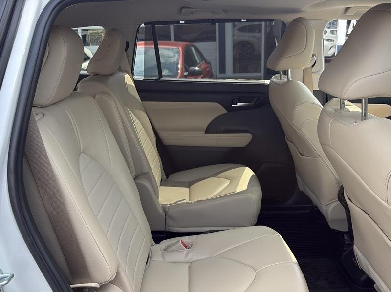 Toyota Highlander XLE 4WD 2023