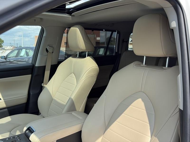 Toyota Highlander XLE 4WD 2023
