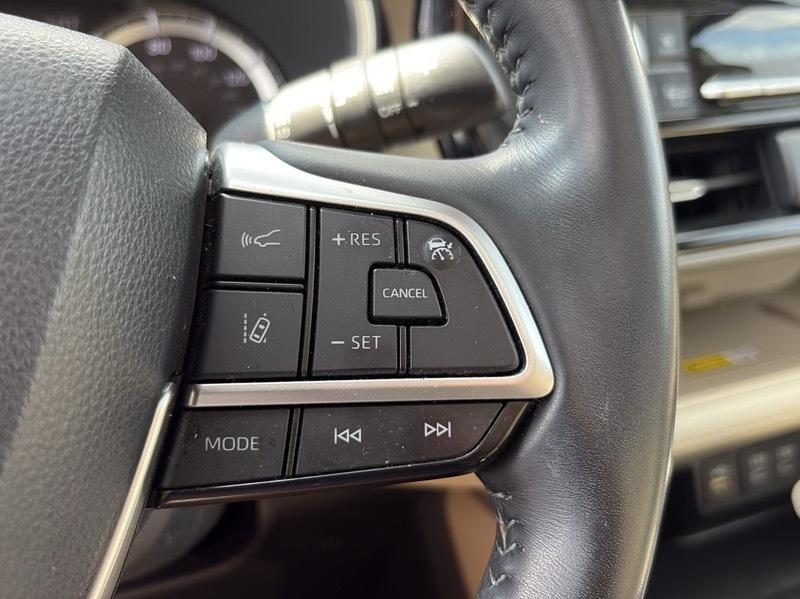 Toyota Highlander XLE 4WD 2023