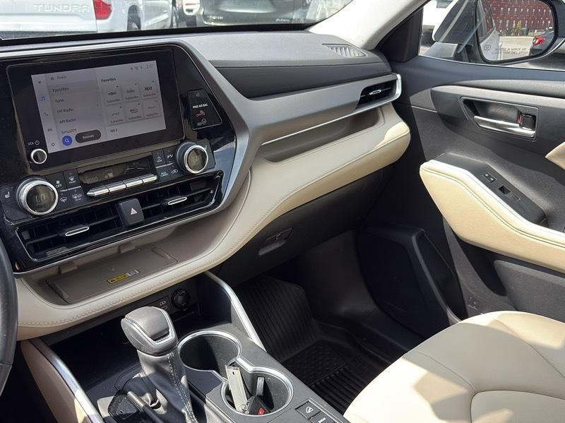 Toyota Highlander XLE 4WD 2023