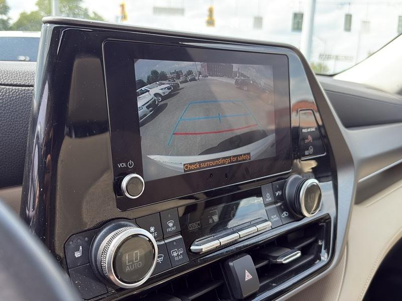 Toyota Highlander XLE 4WD 2023