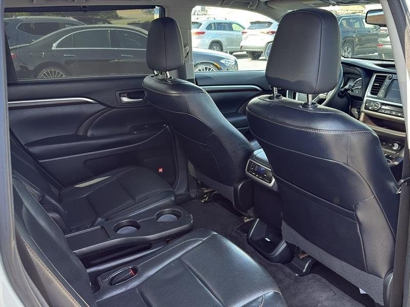 Toyota Highlander Limited AWD V6 2016