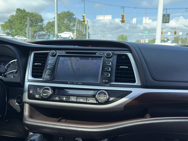 Toyota Highlander Limited AWD V6 2016