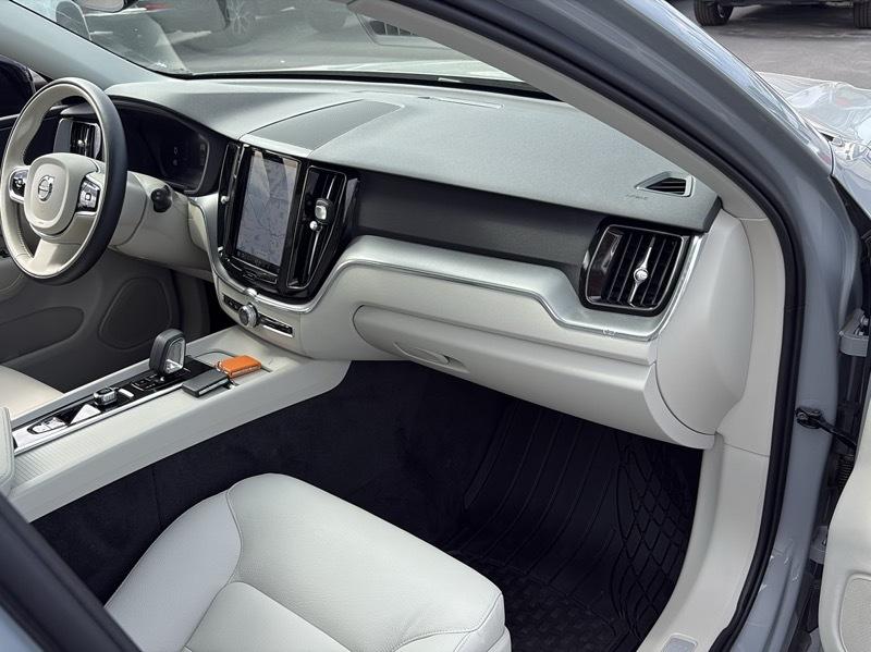 Volvo XC60 B5 Core AWD 2024