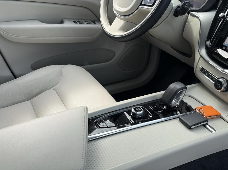 Volvo XC60 B5 Core AWD 2024