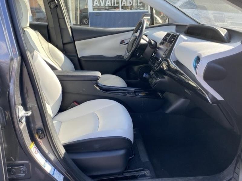 Toyota Prius LE AWD-e 2020