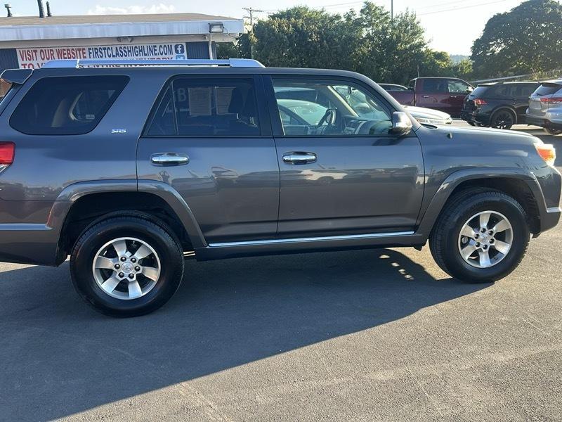 Toyota 4Runner SR5 4WD 2013