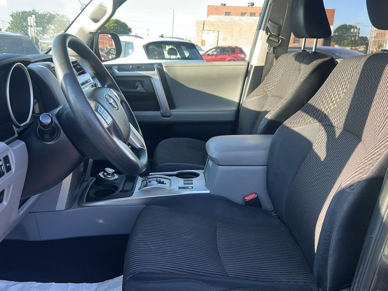 Toyota 4Runner SR5 4WD 2013