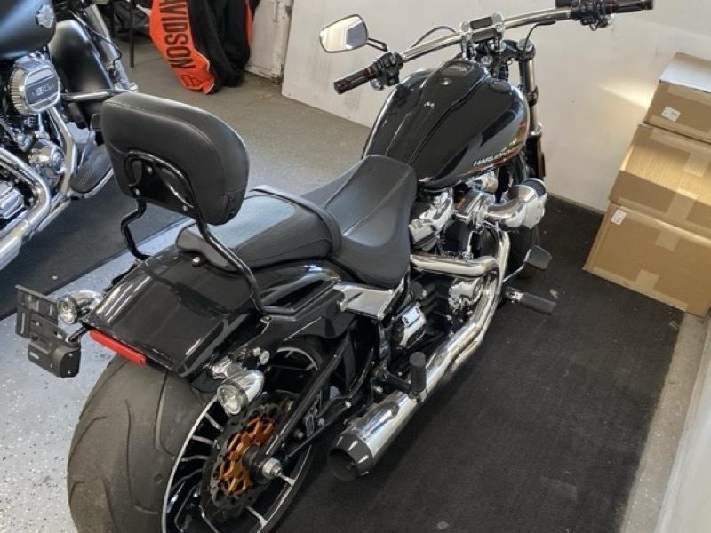 Harley-Davidson FXBR  2023