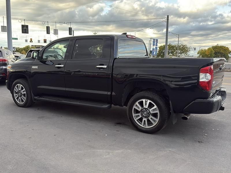 Toyota Tundra Platinum CrewMax 5.7L 4WD 2020