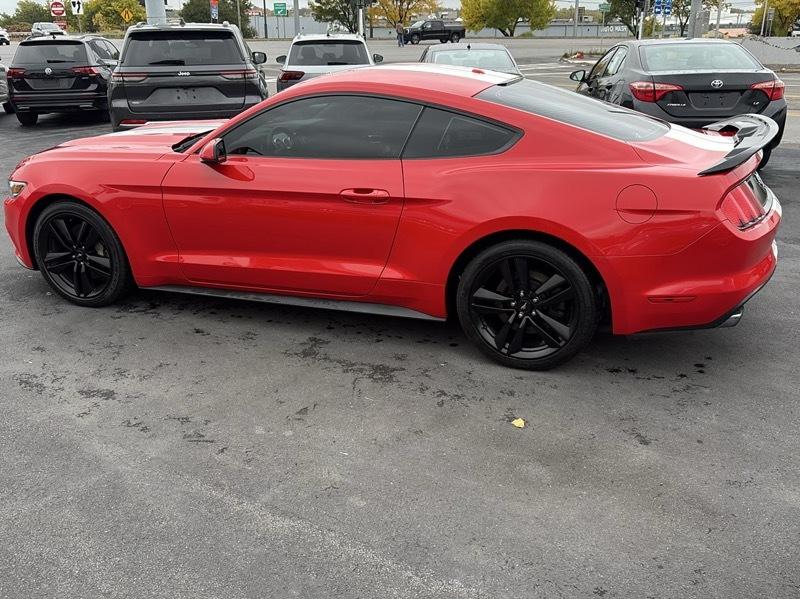 Ford Mustang EcoBoost Coupe 2017