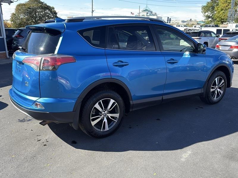 Toyota RAV4 XLE AWD 2018