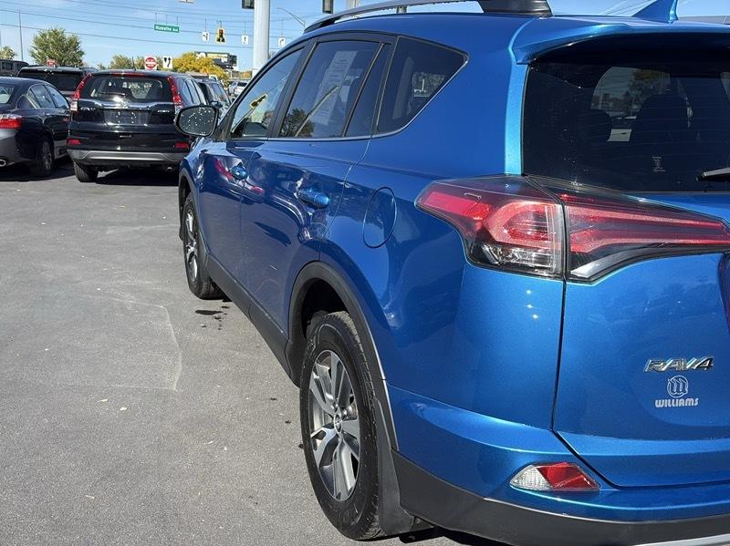 Toyota RAV4 XLE AWD 2018