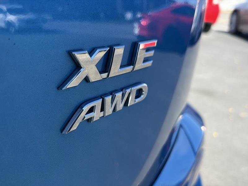 Toyota RAV4 XLE AWD 2018
