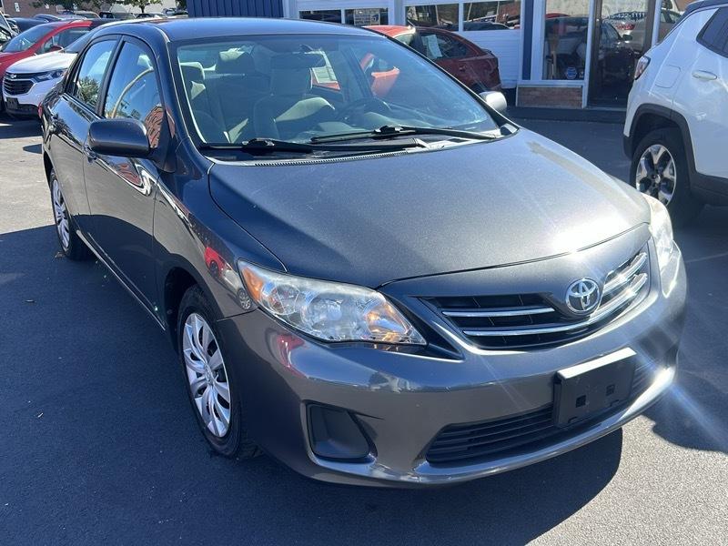 Toyota Corolla 4dr Sdn Auto LE (Natl) 2013